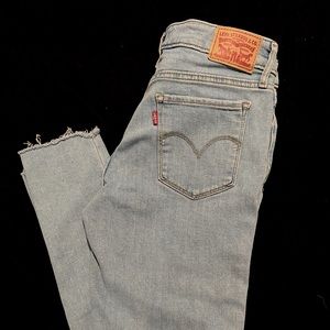 Levi’s 711 Skinny Jeans